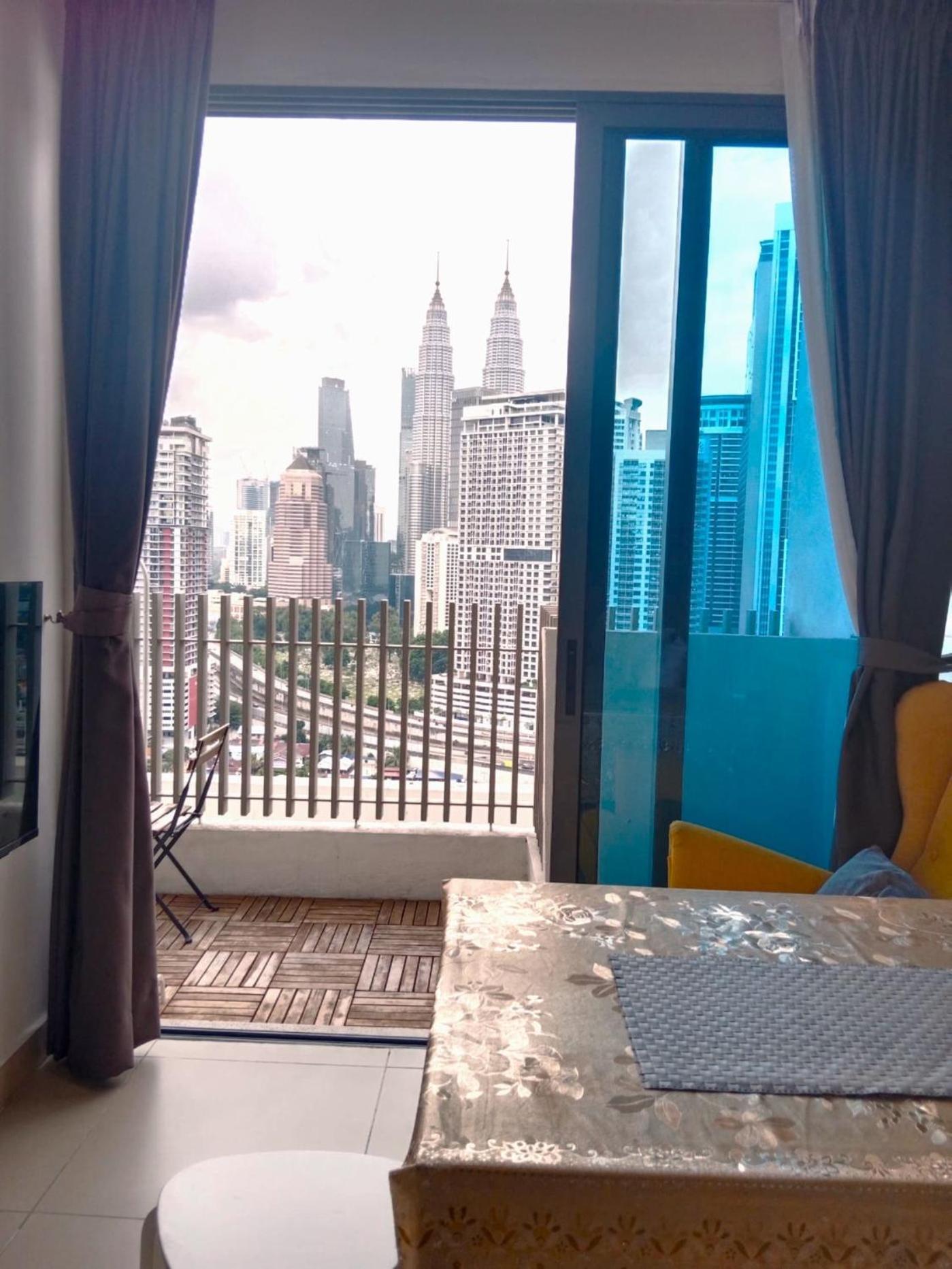 Апартаменты The Colony Klcc View By Nzv Куала-Лумпур Экстерьер фото